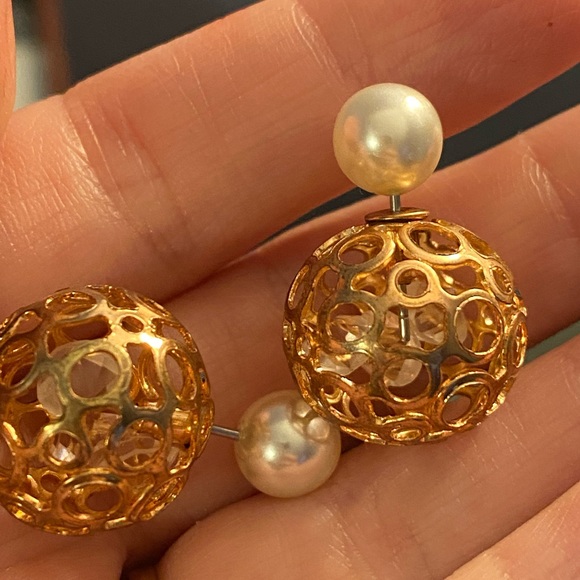 Chic Modern Earrings - Picture 1 of 4